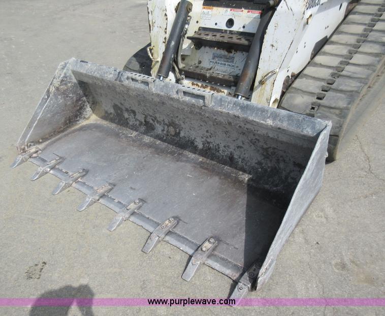 image for item G6577 2004 Bobcat T250 skid steer