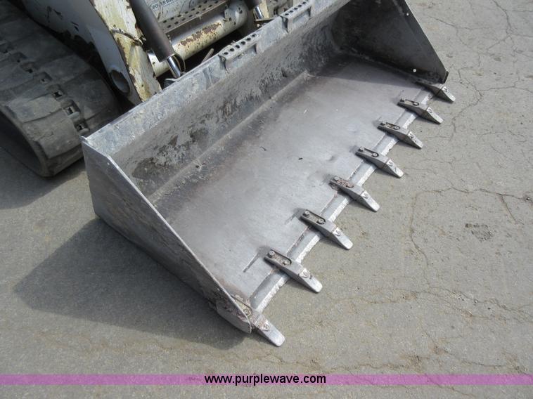 image for item G6577 2004 Bobcat T250 skid steer