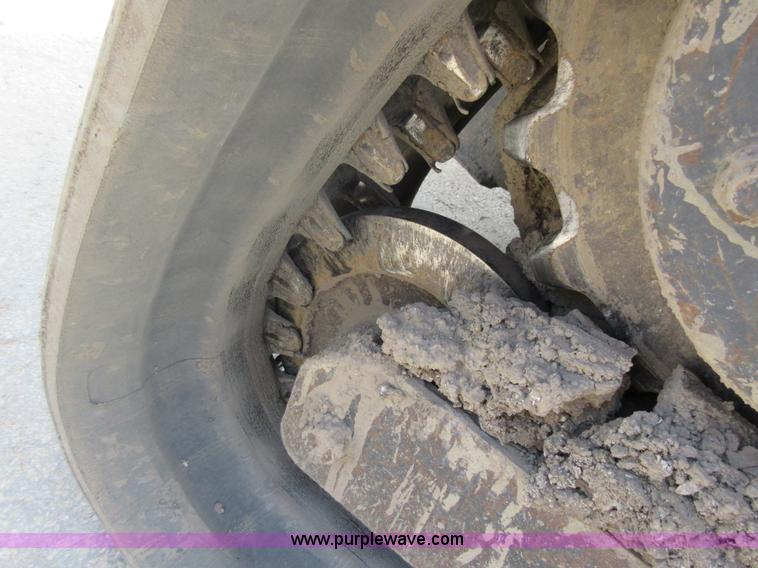 image for item G6577 2004 Bobcat T250 skid steer