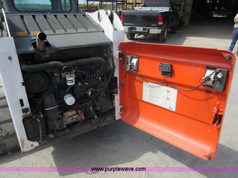 image for item G6577 2004 Bobcat T250 skid steer