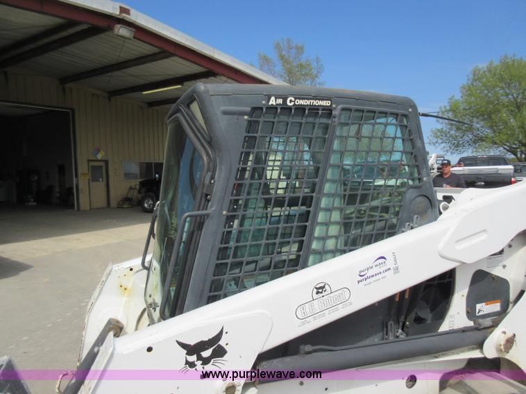 image for item G6577 2004 Bobcat T250 skid steer