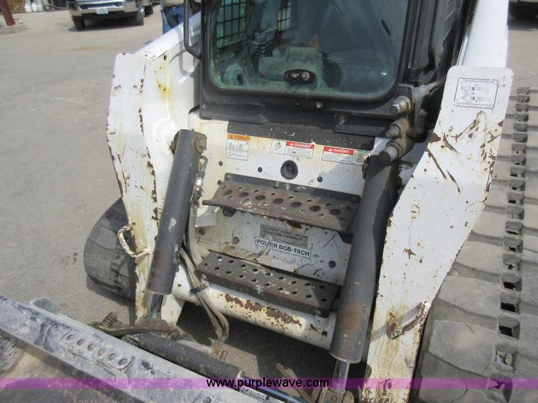 image for item G6577 2004 Bobcat T250 skid steer