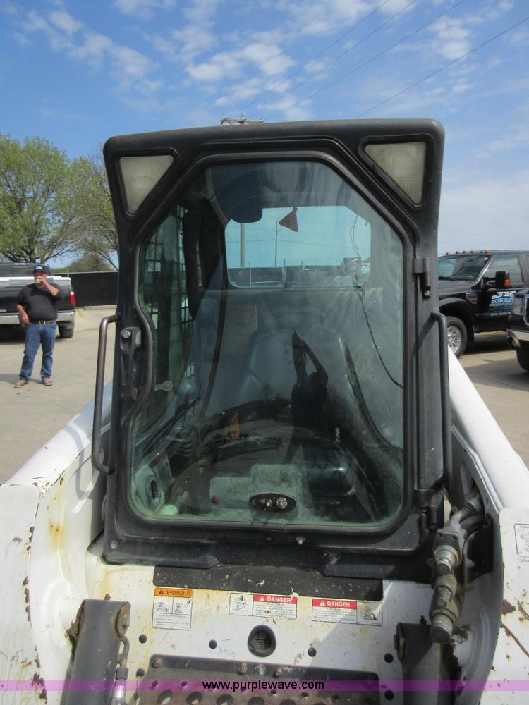 image for item G6577 2004 Bobcat T250 skid steer