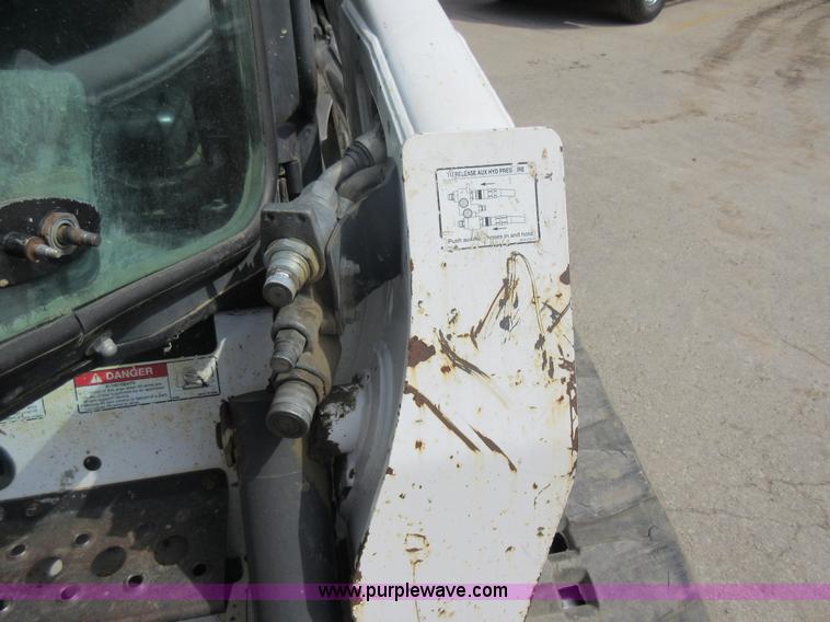 image for item G6577 2004 Bobcat T250 skid steer