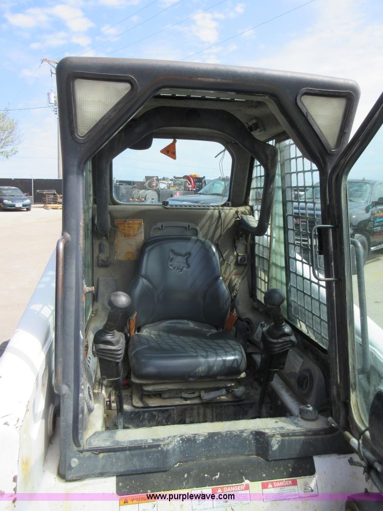 image for item G6577 2004 Bobcat T250 skid steer