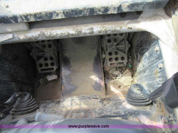 image for item G6577 2004 Bobcat T250 skid steer