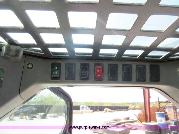 image for item G6577 2004 Bobcat T250 skid steer