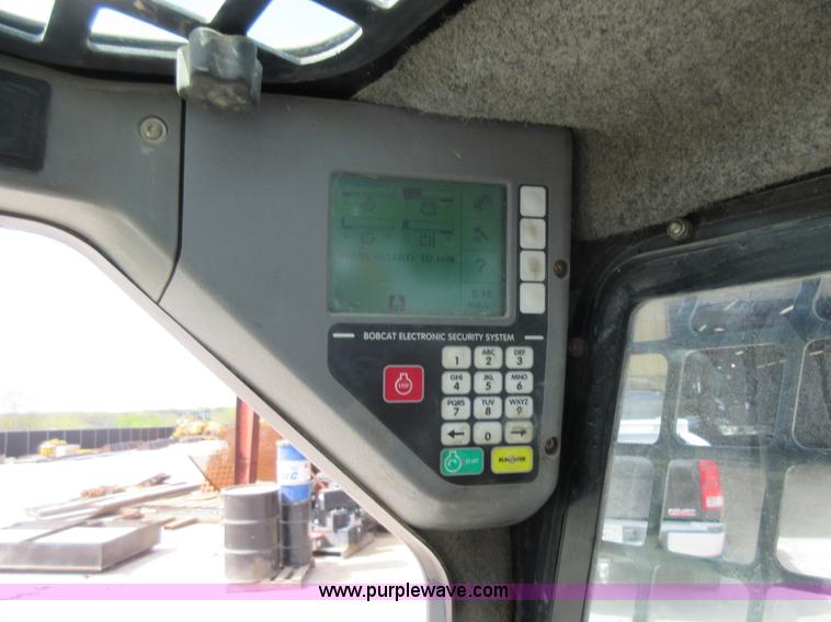 image for item G6577 2004 Bobcat T250 skid steer