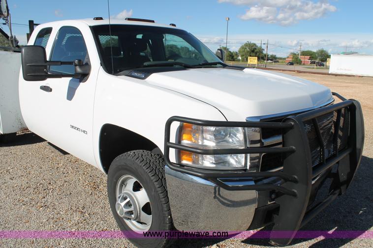 image for item H1507 2010 Chevrolet Silverado 3500 Ext. Cab utility truck with crane