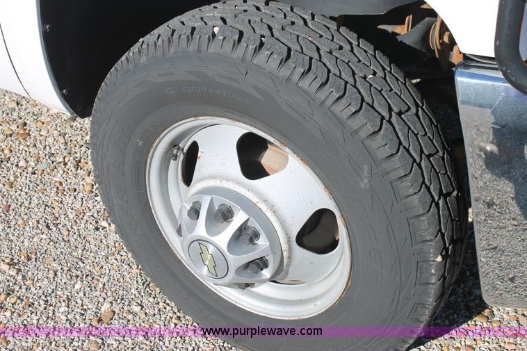 image for item H1507 2010 Chevrolet Silverado 3500 Ext. Cab utility truck with crane