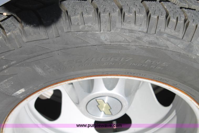 image for item H1507 2010 Chevrolet Silverado 3500 Ext. Cab utility truck with crane