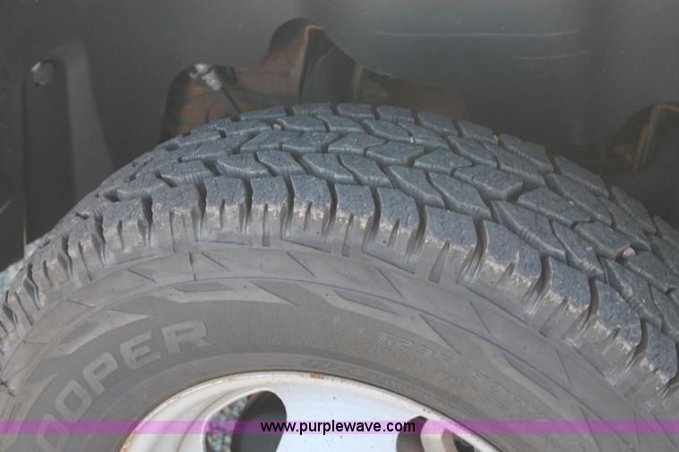 image for item H1507 2010 Chevrolet Silverado 3500 Ext. Cab utility truck with crane