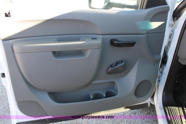 image for item H1507 2010 Chevrolet Silverado 3500 Ext. Cab utility truck with crane