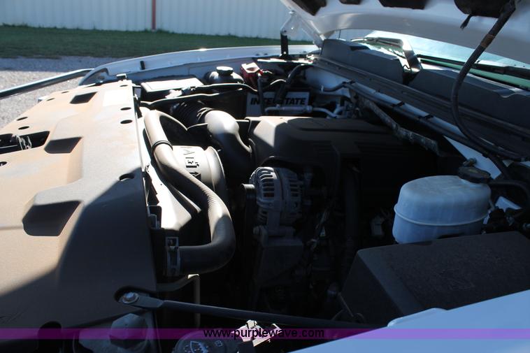 image for item H1507 2010 Chevrolet Silverado 3500 Ext. Cab utility truck with crane