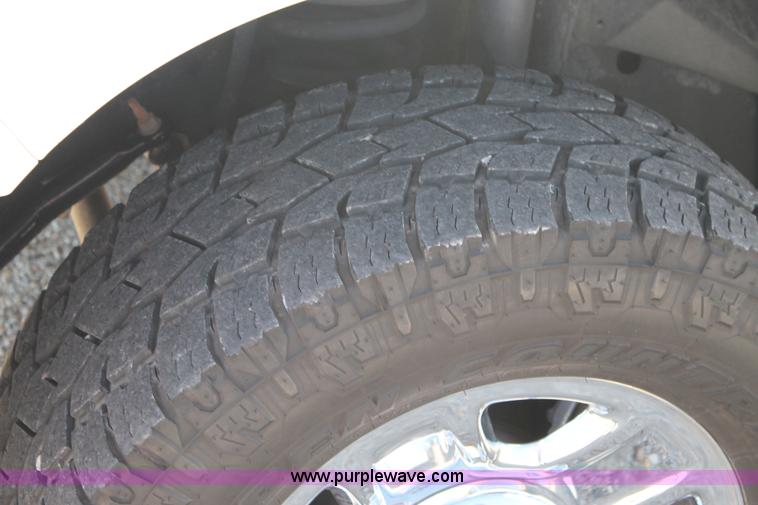 image for item H1508 2014 Dodge Ram 2500 Crew Cab pickup truck