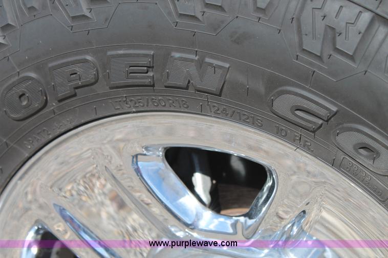 image for item H1508 2014 Dodge Ram 2500 Crew Cab pickup truck