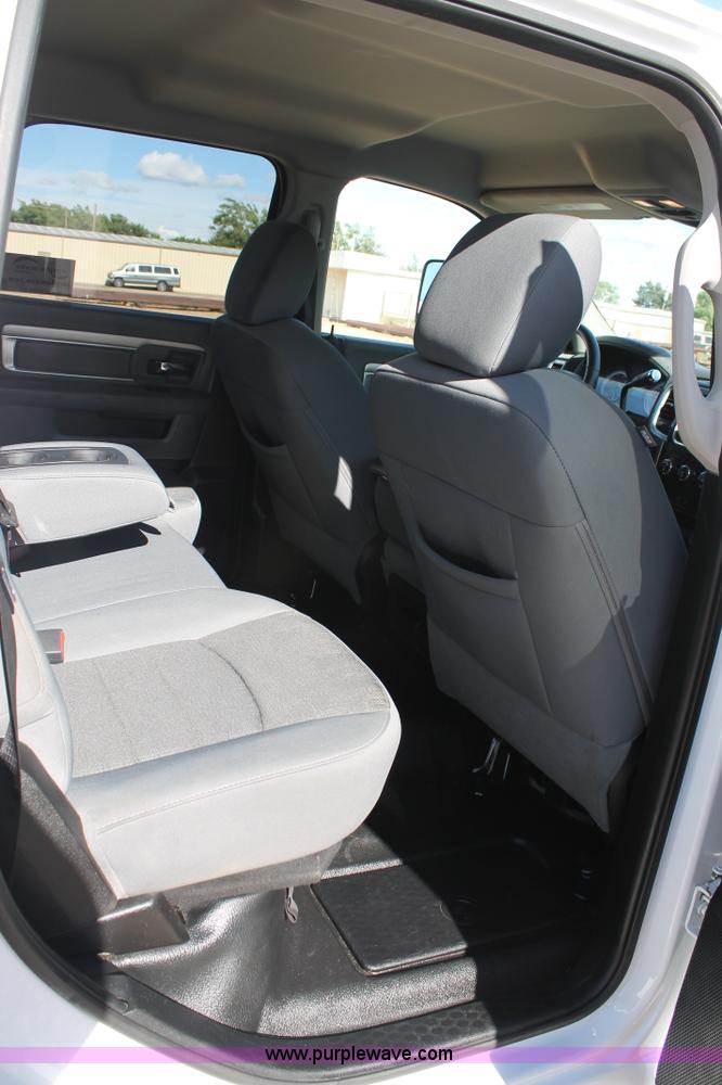 image for item H1508 2014 Dodge Ram 2500 Crew Cab pickup truck