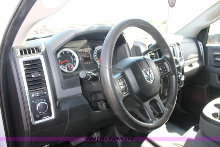 image for item H1508 2014 Dodge Ram 2500 Crew Cab pickup truck