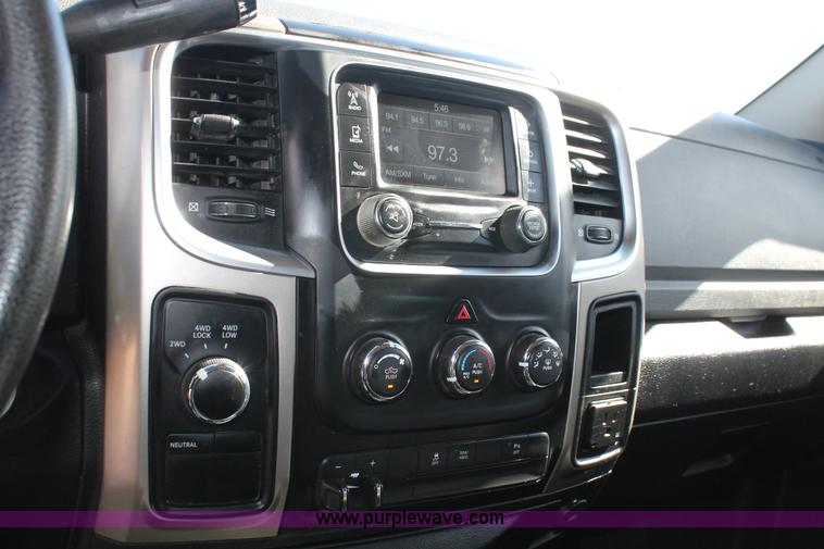 image for item H1508 2014 Dodge Ram 2500 Crew Cab pickup truck