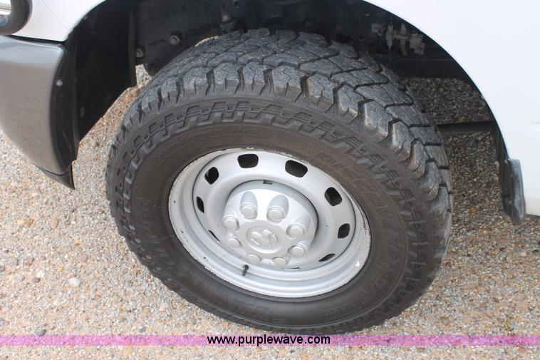 image for item H1509 2011 Dodge Ram 2500 Crew Cab pickup truck