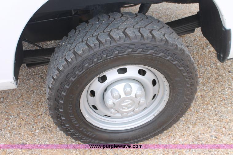 image for item H1509 2011 Dodge Ram 2500 Crew Cab pickup truck