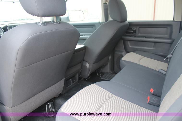 image for item H1509 2011 Dodge Ram 2500 Crew Cab pickup truck