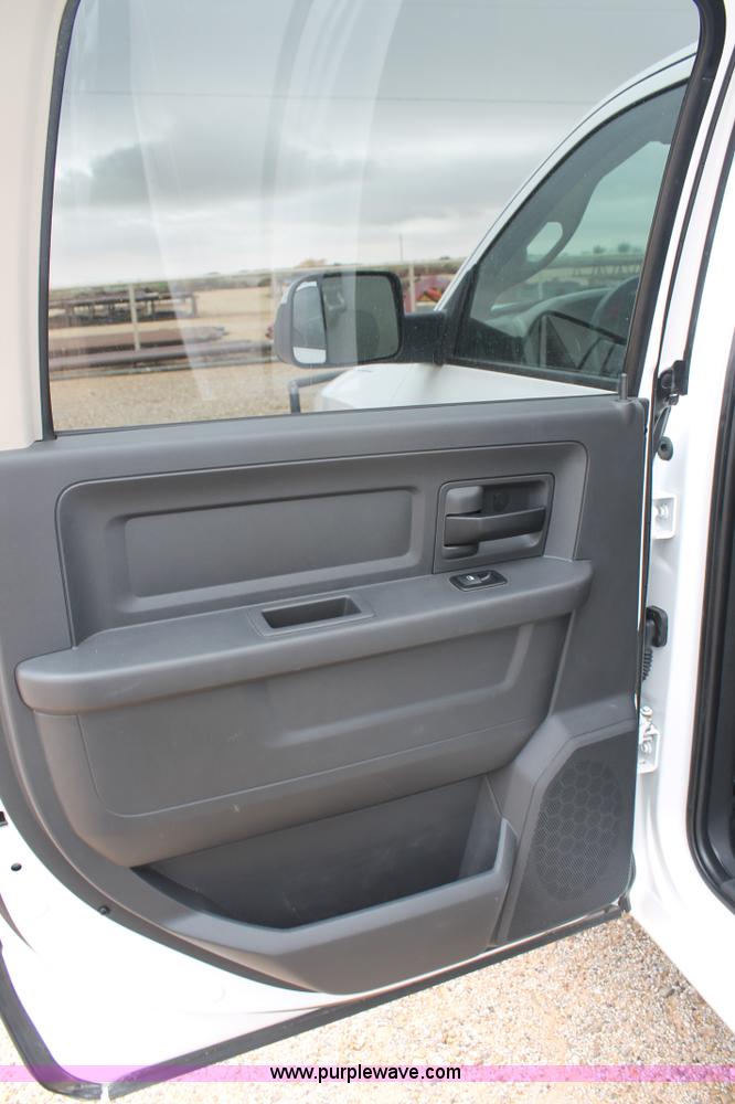 image for item H1509 2011 Dodge Ram 2500 Crew Cab pickup truck