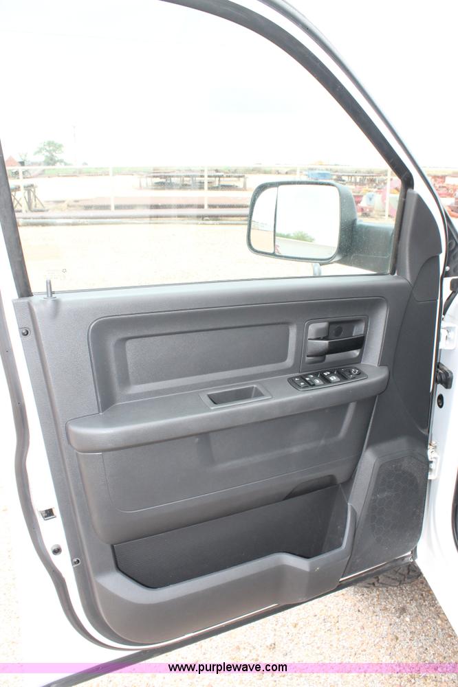 image for item H1509 2011 Dodge Ram 2500 Crew Cab pickup truck