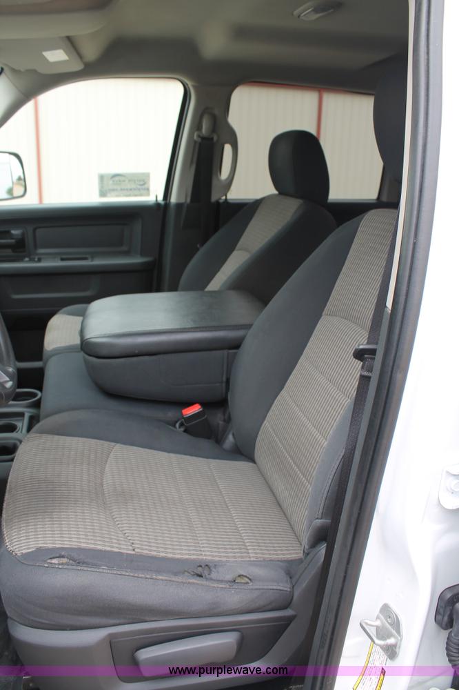 image for item H1509 2011 Dodge Ram 2500 Crew Cab pickup truck