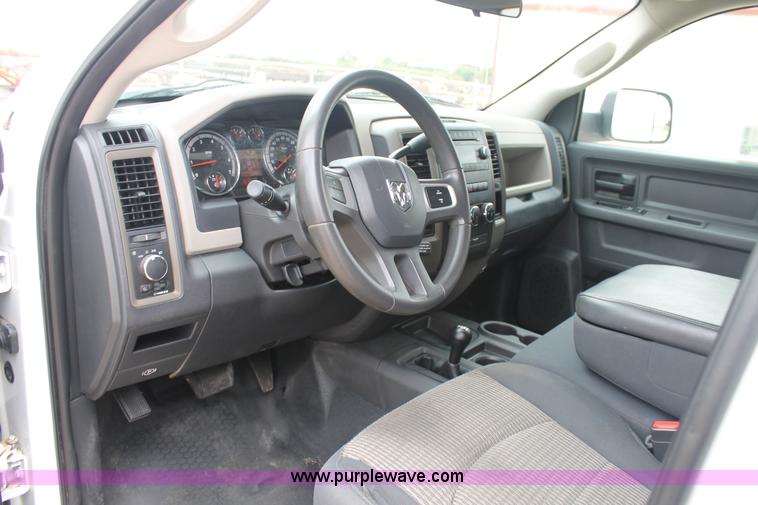 image for item H1509 2011 Dodge Ram 2500 Crew Cab pickup truck