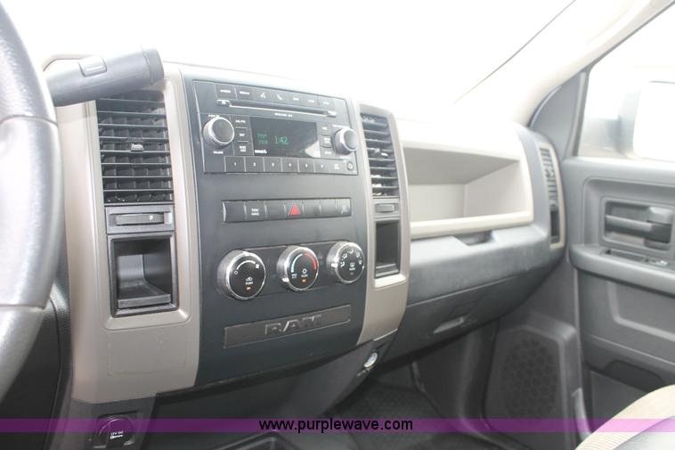 image for item H1509 2011 Dodge Ram 2500 Crew Cab pickup truck