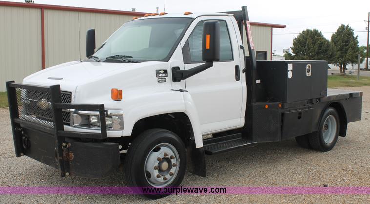 image for item H1510 2008 Chevrolet C4500 flatbed truck