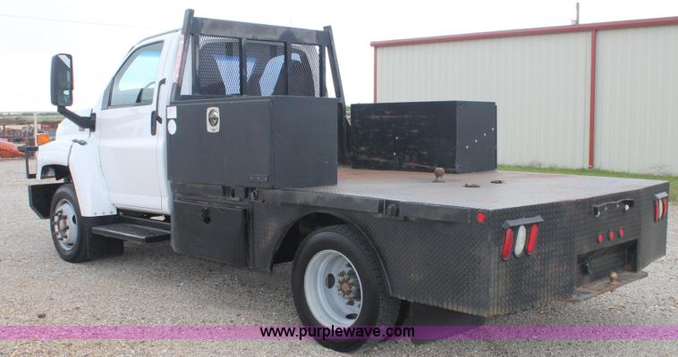 image for item H1510 2008 Chevrolet C4500 flatbed truck
