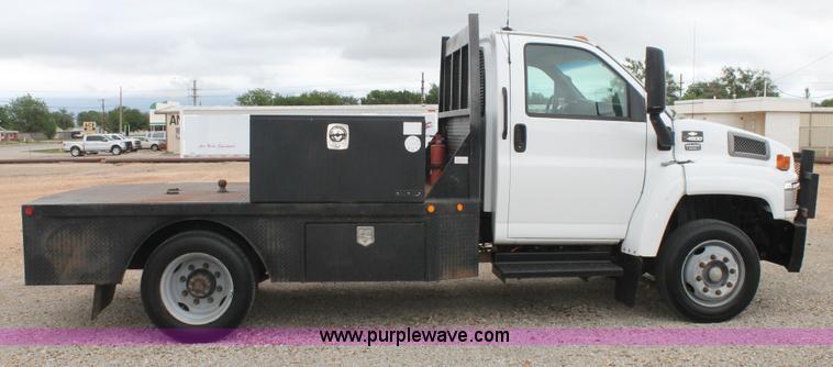 image for item H1510 2008 Chevrolet C4500 flatbed truck