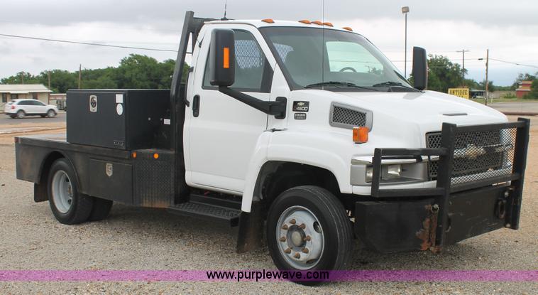 image for item H1510 2008 Chevrolet C4500 flatbed truck