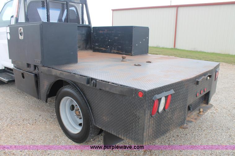 image for item H1510 2008 Chevrolet C4500 flatbed truck