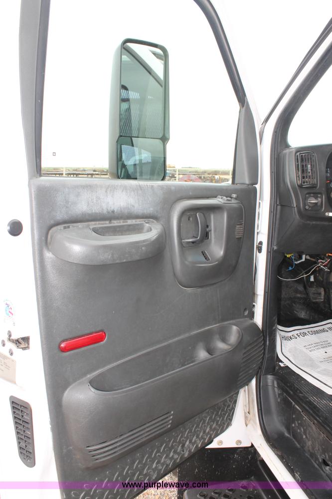 image for item H1510 2008 Chevrolet C4500 flatbed truck