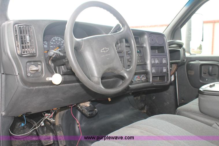 image for item H1510 2008 Chevrolet C4500 flatbed truck