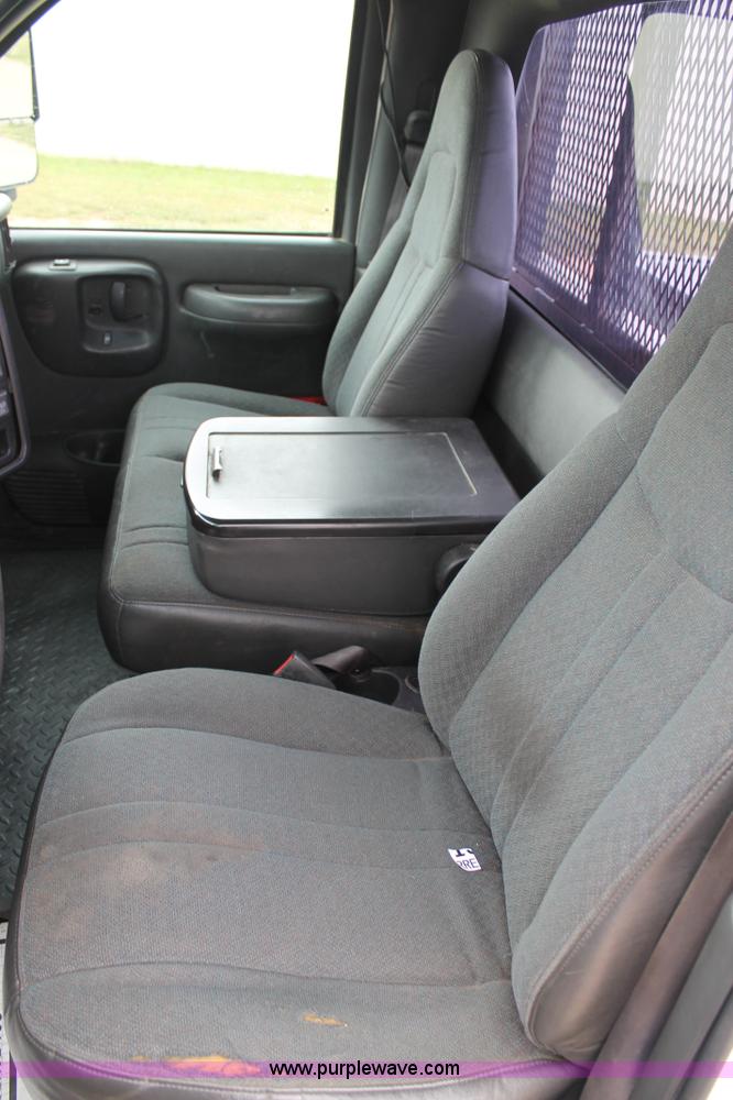 image for item H1510 2008 Chevrolet C4500 flatbed truck