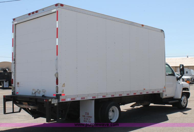 image for item H1512 2008 GMC C5500 box truck