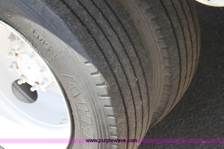 image for item H1512 2008 GMC C5500 box truck