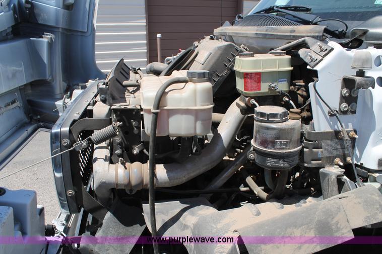 image for item H1512 2008 GMC C5500 box truck