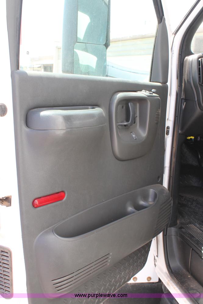 image for item H1512 2008 GMC C5500 box truck