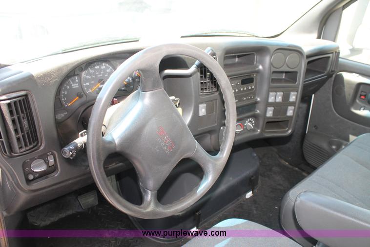 image for item H1512 2008 GMC C5500 box truck