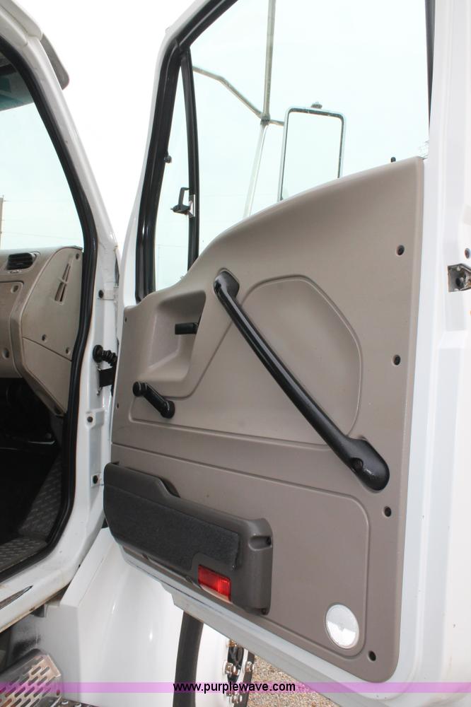 image for item H1520 2009 Sterling 360 utility truck