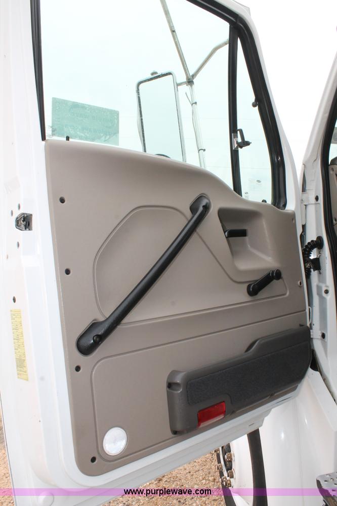 image for item H1520 2009 Sterling 360 utility truck