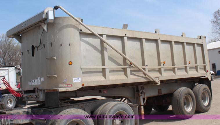 image for item H2664 1985 Freuhauf aluminum end dump trailer