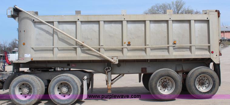 image for item H2664 1985 Freuhauf aluminum end dump trailer