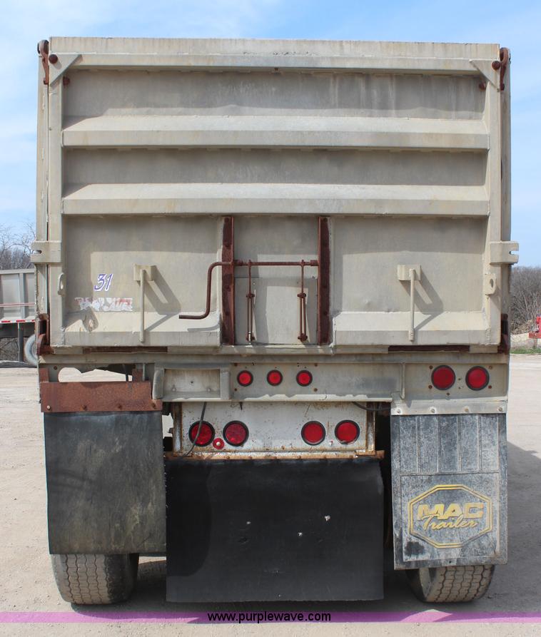 image for item H2664 1985 Freuhauf aluminum end dump trailer