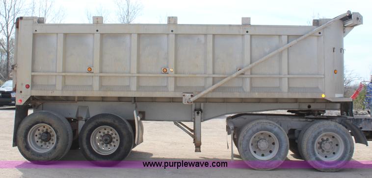 image for item H2664 1985 Freuhauf aluminum end dump trailer